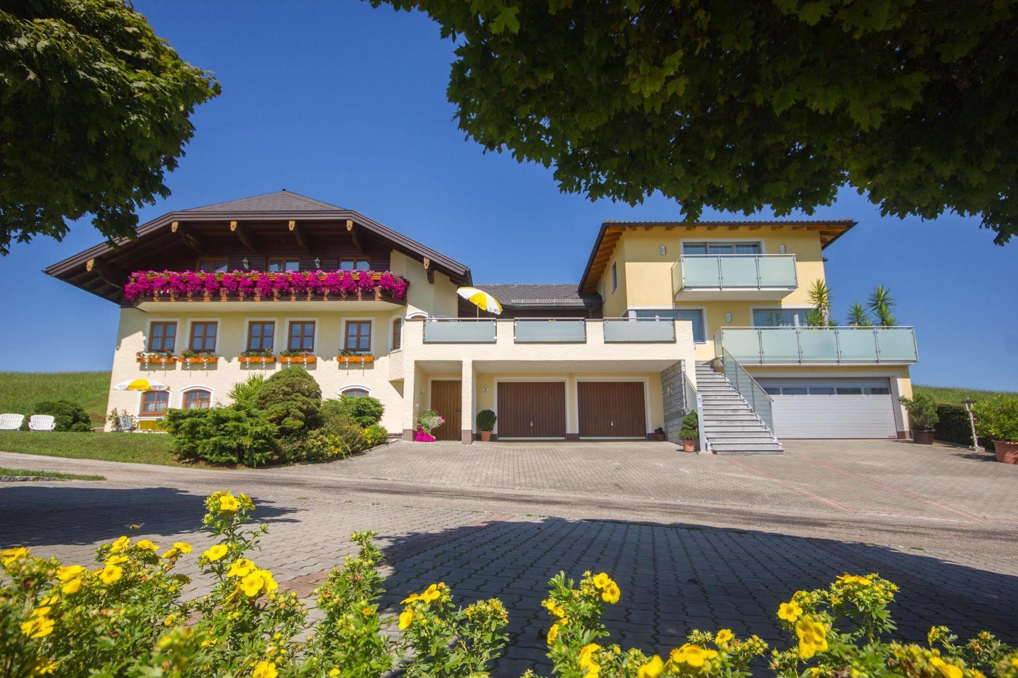 Gaestehaus Stabauer Mondsee Kültér fotó